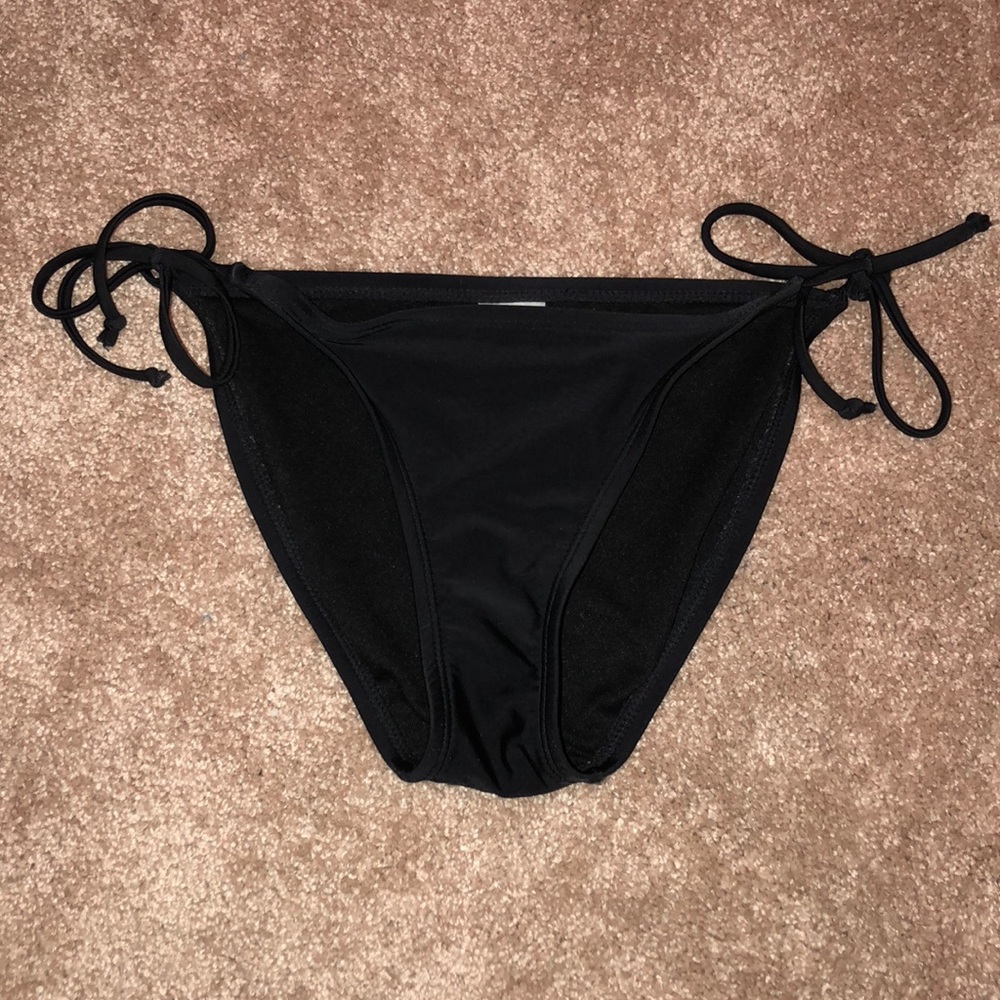 Black bikini bottoms